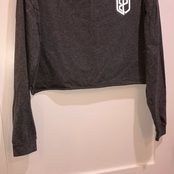 Born Primitive women’s large Gray Long Sleeve Cropped jersey / t-shirt - Picture 11 of 13